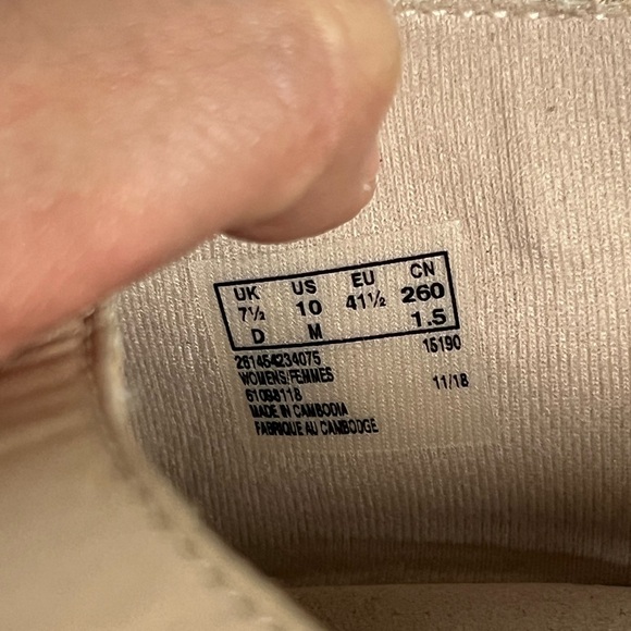 Clarks Collection Womens B Cream Wedges Sandals 10M Ankle Strap Cork Style Heel - Picture 9 of 16